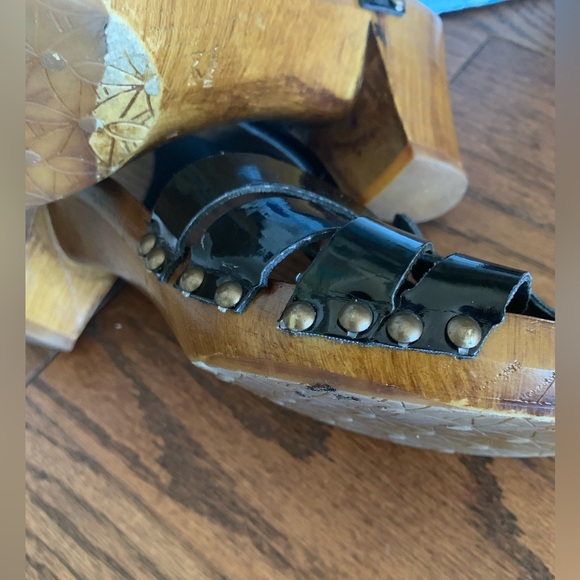 Solid Wood Base Leather Upper San Marina Black Patent Sz 38 Italy Heeled Sandals - Picture 9 of 11